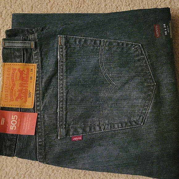 NWT Levi's 505 Regular Fit Men's Jeans 005052765. 36x34 - Picture 2 of 6